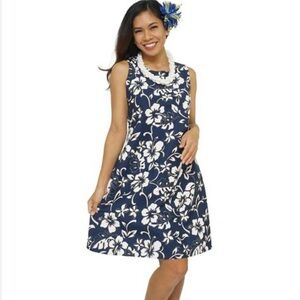 Hilo Hattie Classic Hibiscus Shift Dress in Navy Blue Small